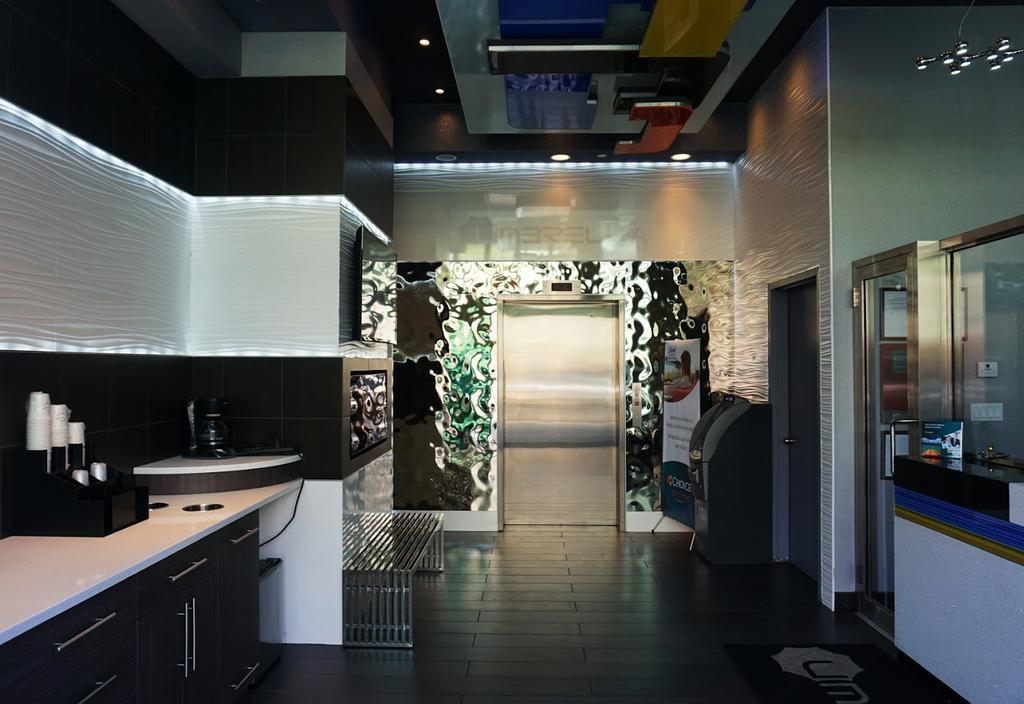 Umbrella Hotel Bronx New York Exterior photo